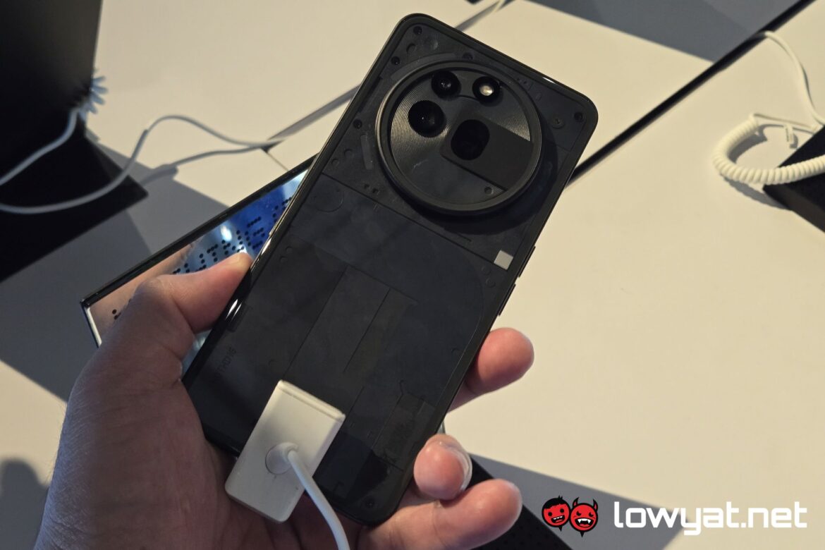 Nothing-Phone-3a-Pro-black-back.jpg